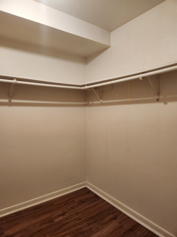 Building Photo - 10S511 Echo Ln