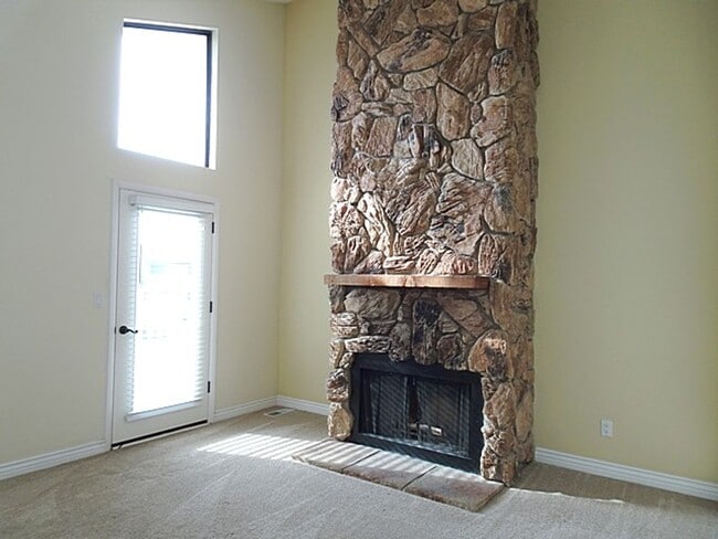 Building Photo - 2316 Calumet Cir