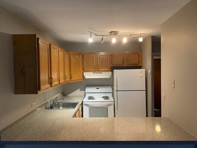 Foto del edificio - 5800 Oakwood Dr