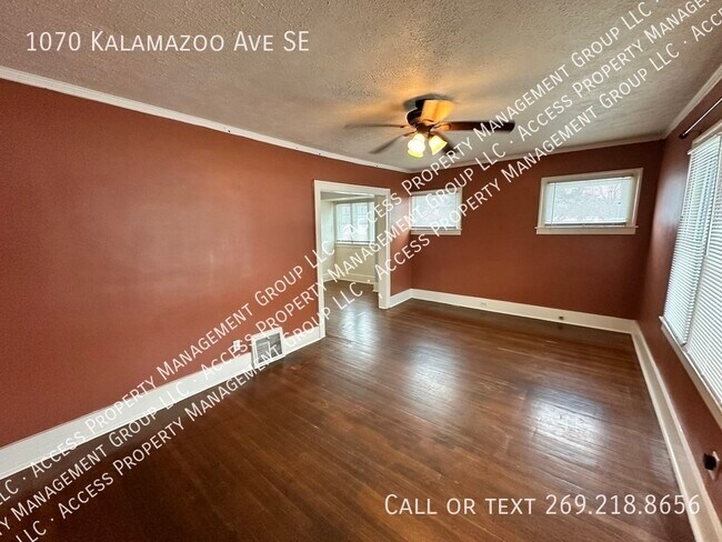 Foto del edificio - 1070 Kalamazoo Ave SE