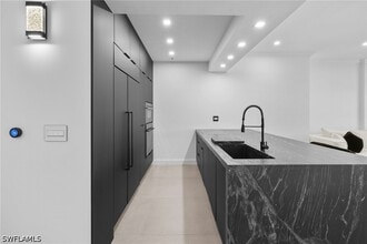 Building Photo - 23191 Fashion Dr