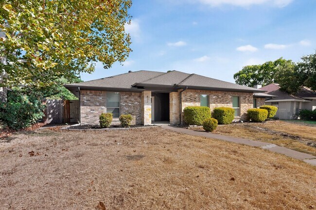 Foto del edificio - 802 Sandy Trail Dr