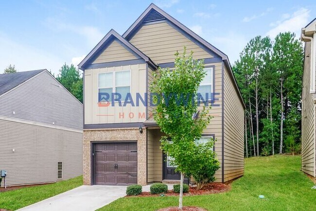 Building Photo - HOLIDAY SPECIAL - December RENT IS FREE!