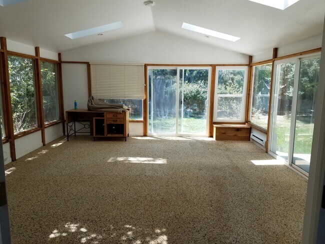 Very Large Sun Room - 16462 W 55th Pl