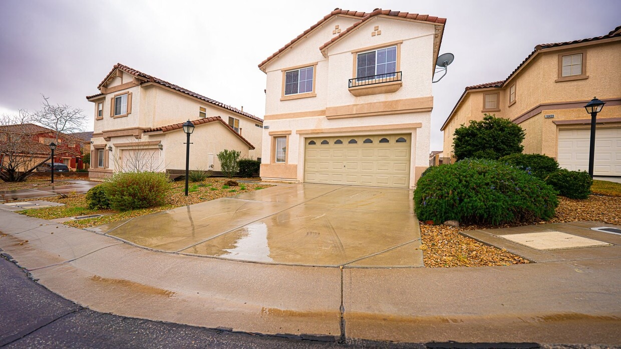 Beautiful Two Story Home in Lone Mountain! Alquileres en Las Vegas