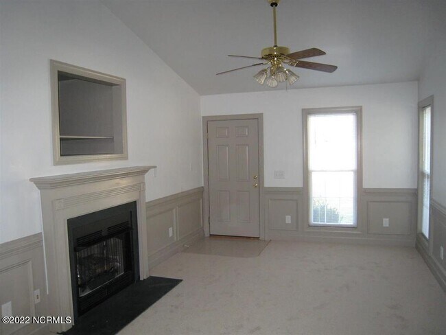 Building Photo - 137 Starling Rd