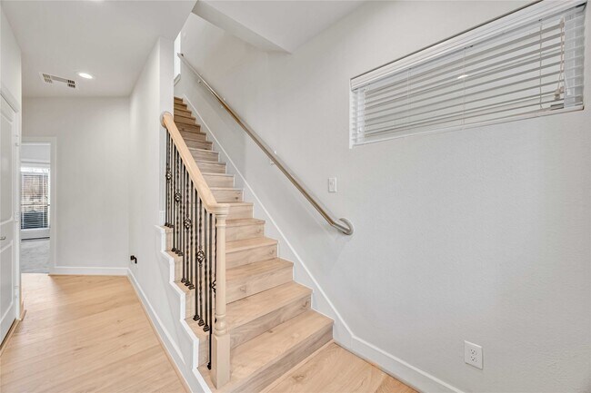 Foto del edificio - 108 Knightsbridge Park Ln