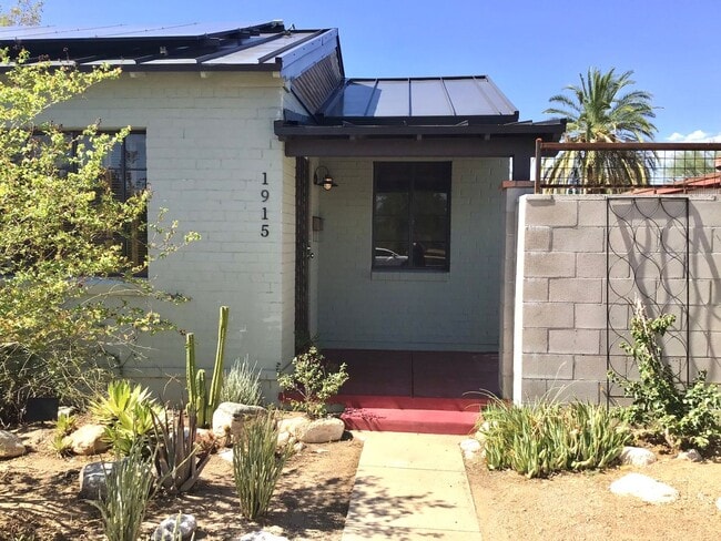 Building Photo - Modern, beautiful 3Bdrm, 2ba unfurnished i...