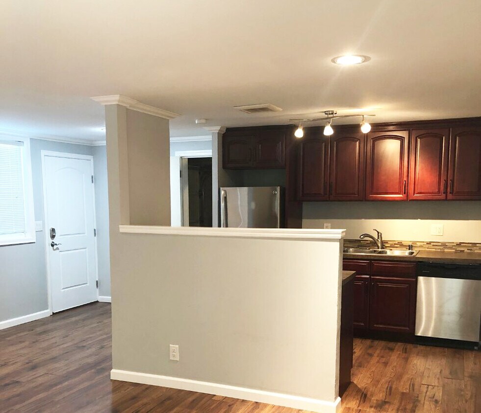 Foto principal - 2421 NW 85th St