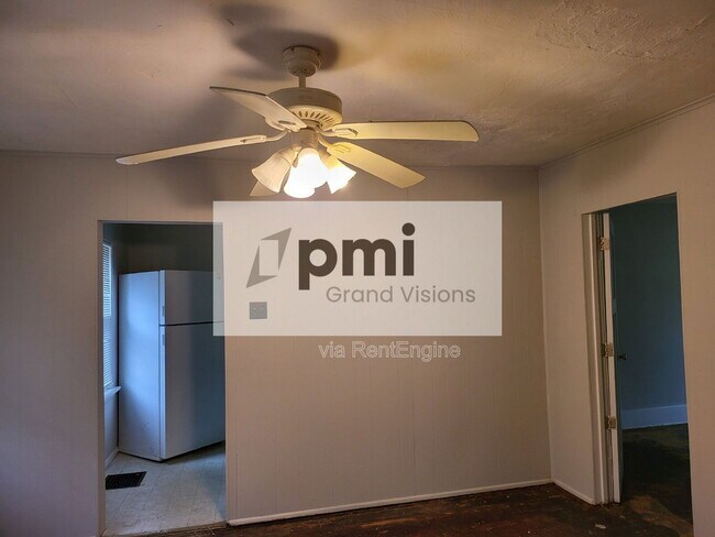 Foto del edificio - 1553 N Walnut Grove Ave
