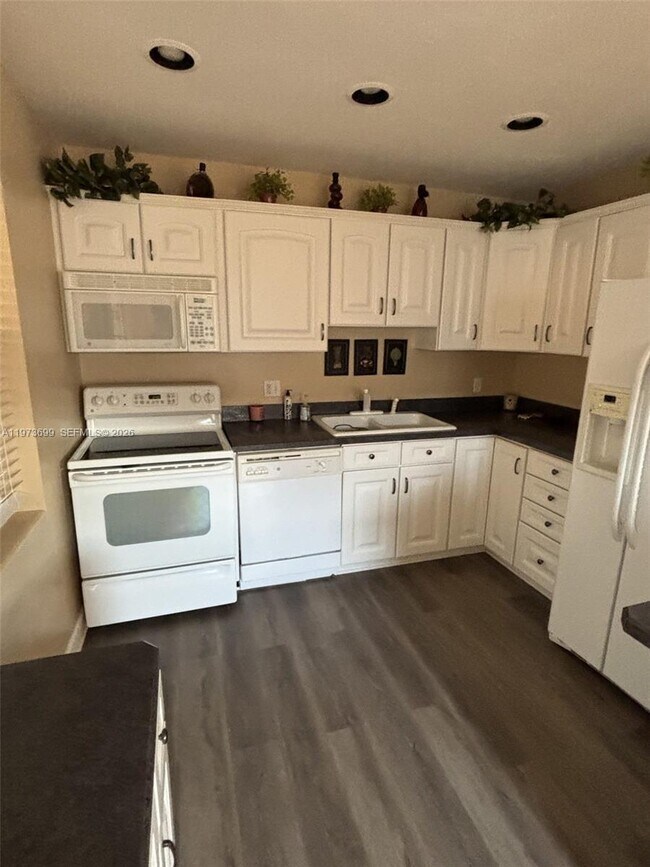 Foto del edificio - 127 Lakeview Ave