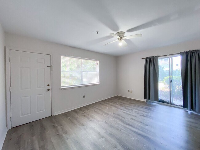 Foto del edificio - Campus Edge #201