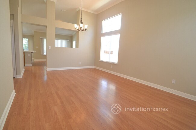Foto del edificio - 5016 Mesa Ridge Dr
