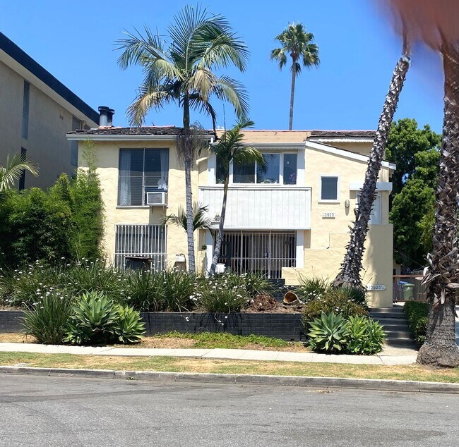 Building Photo - 10625 Kinnard Ave