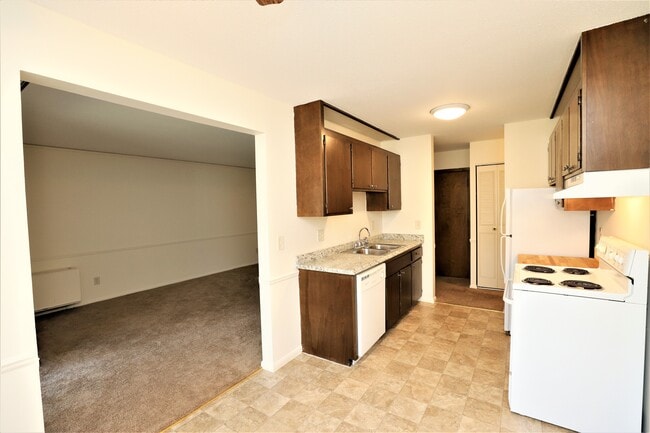 Kitchen/Dining - Woodland Apartments