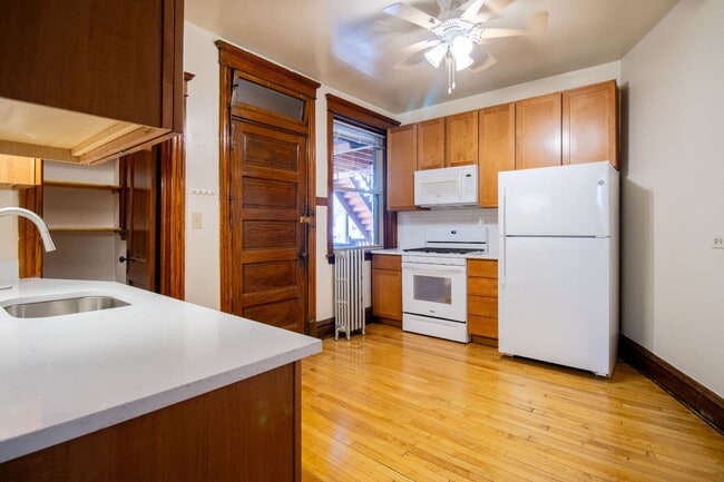 Building Photo - 3537 S Western Blvd