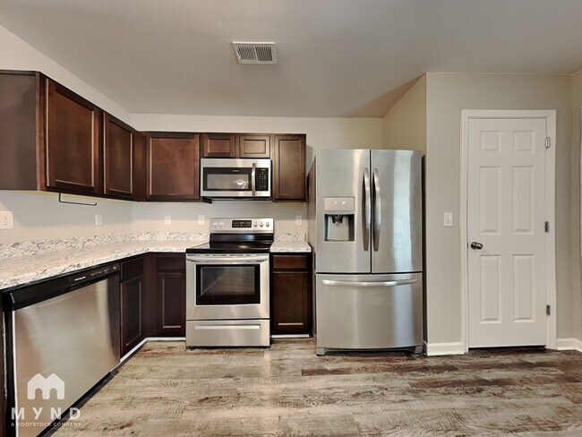 Foto del edificio - 816 The Heights Ln