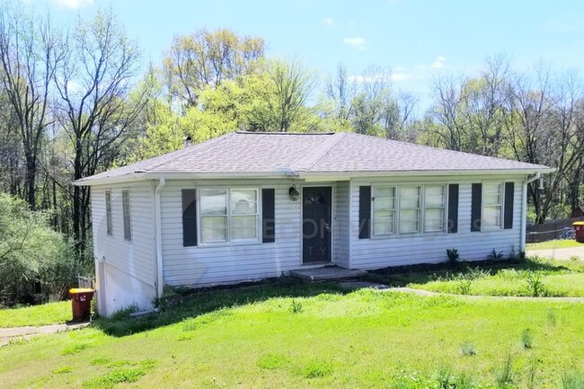 Building Photo - 5821 Walnut Grove Rd