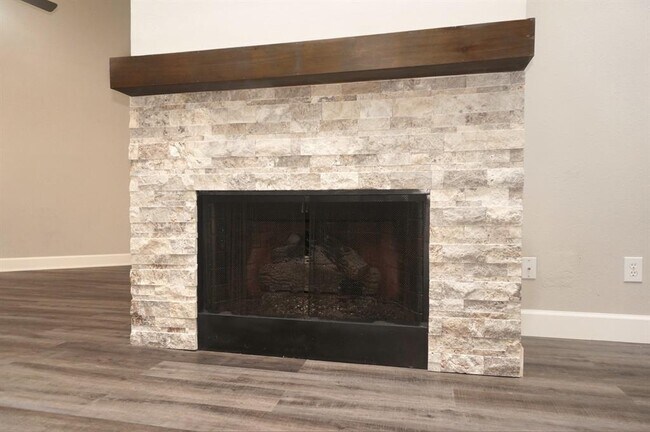 Building Photo - 19610 Vernier Woods Ln