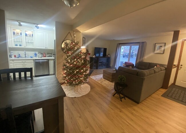 Foto del edificio - 142 Quincy Shore Dr