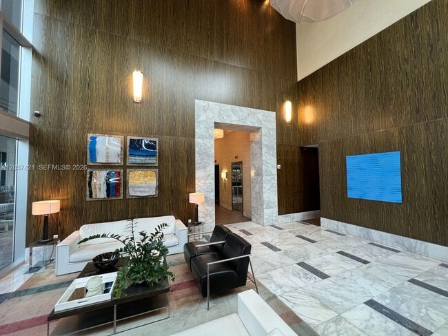 Foto del edificio - 185 SW 7th St