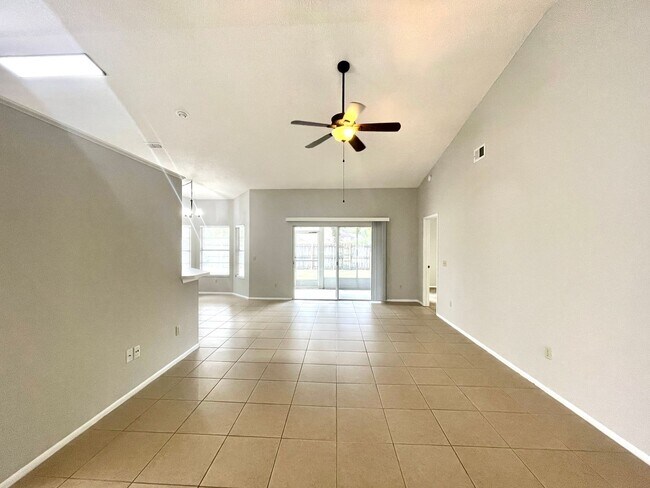 Foto del edificio - Cute 3/2 Oviedo Home in Twin Rivers!