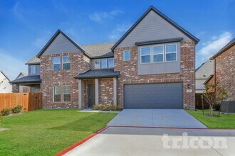 Building Photo - 306 Lincoln Cir