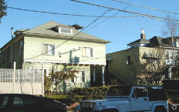 Building Photo - 2611 Hillegass Ave