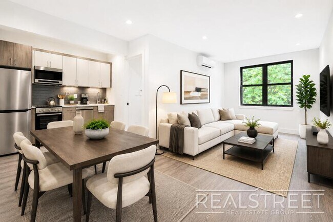 Building Photo - Grand Spacious 2 Bed in Prime Crown Heights