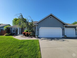 Building Photo - 333 Molokai St