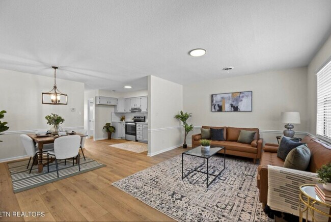 Foto del edificio - 455 Bramblewood Ln