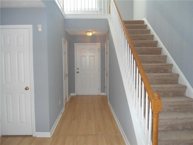Building Photo - 208 Carrington Way