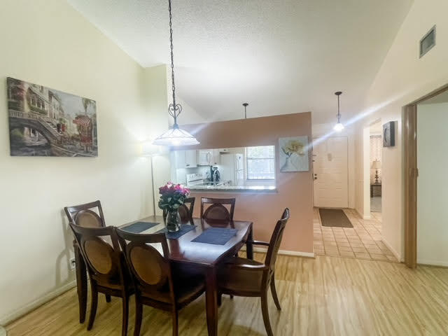 Foto del edificio - 4880 Lucerne Lakes Blvd