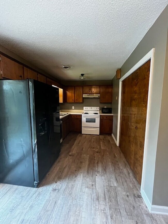 Foto del edificio - 159 Durkee Rd NE