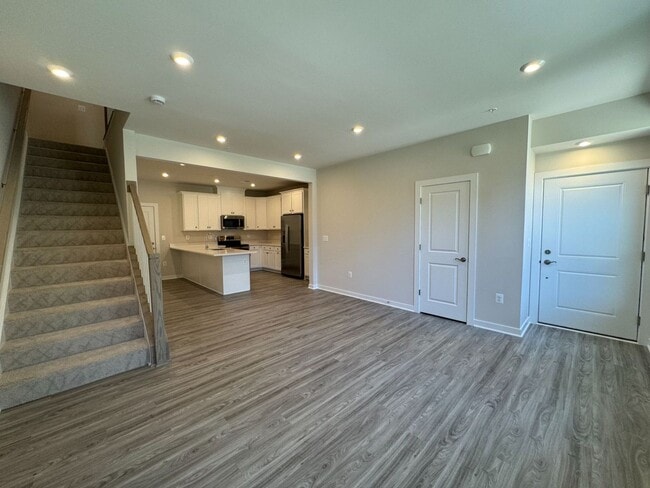Foto del edificio - Brand New 3 Bed 2.5 Bath Townhouse Style C...