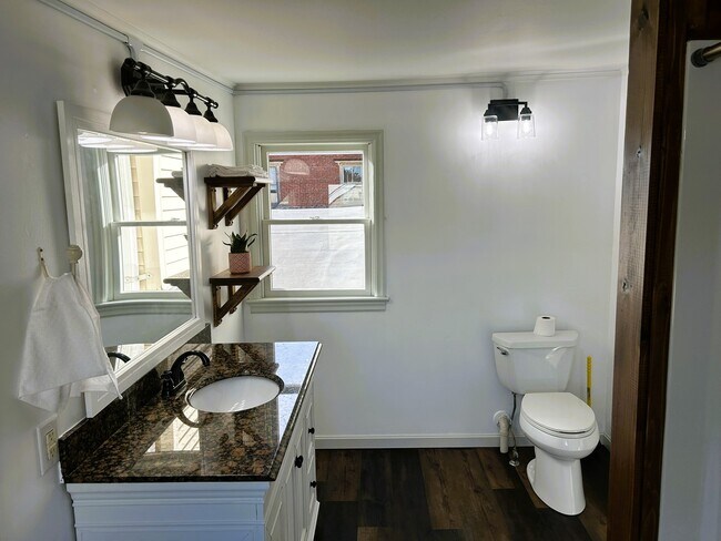 Building Photo - 241 Market St