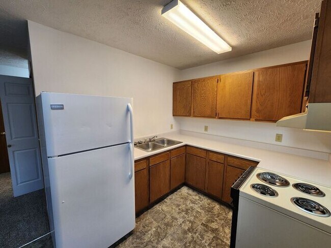 Building Photo - Duplex Located On The North Side