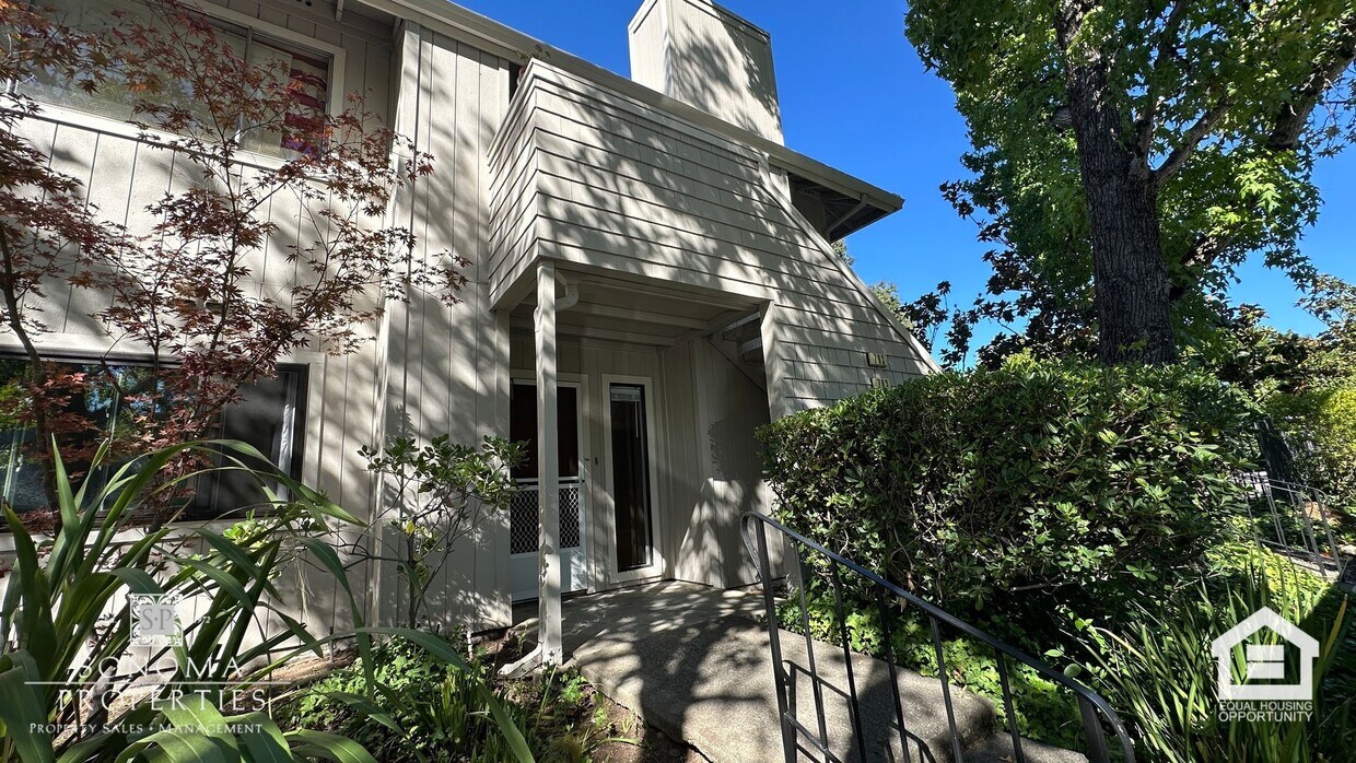 Foto principal - Updated Downtown Sonoma Condo!