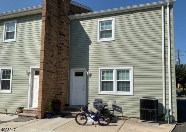 Building Photo - 29 Springfield Ave