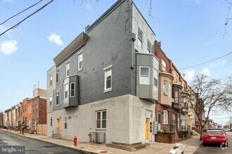Building Photo - 2327 Wharton St