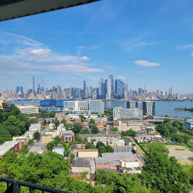 1304 Manhattan Ave, Union City, NJ 07087 Apartments in Union City, NJ