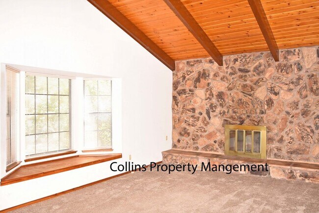 Foto del edificio - 11676 Tree Top Circle