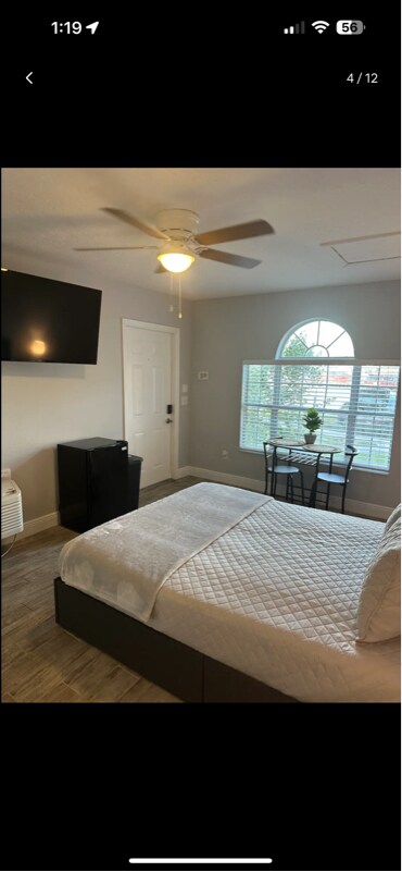 Building Photo - 537 Caribbean Dr