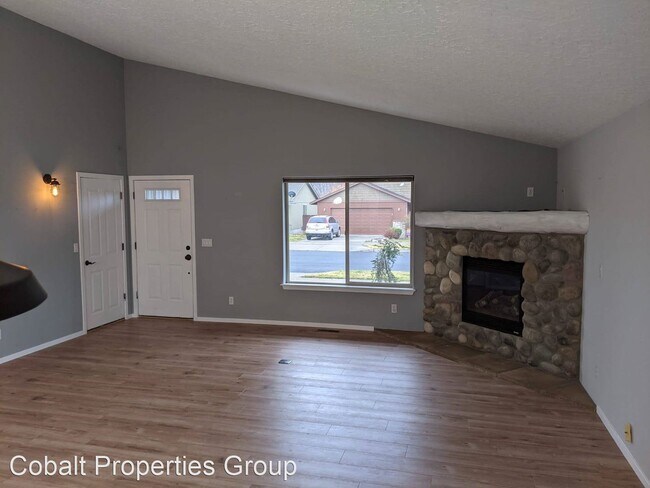 Building Photo - 3 br, 2 bath House - 20548 Peak Ave