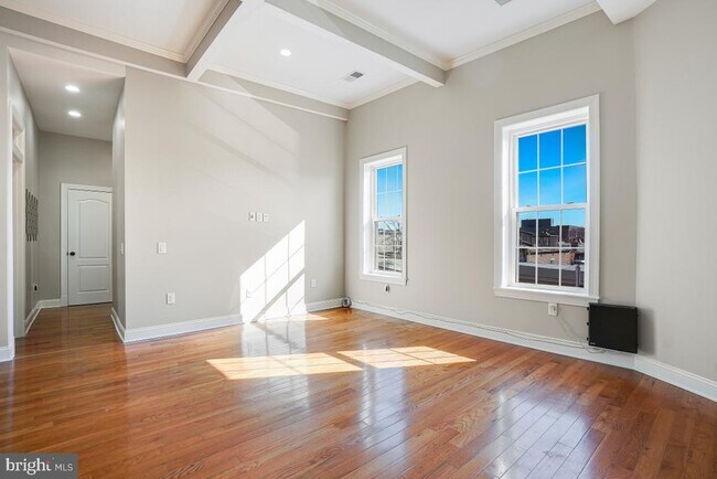 Building Photo - 1231 Florida Ave NE Unit 2