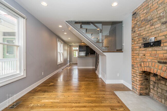 Foto del edificio - 160-162 E 3rd Ave