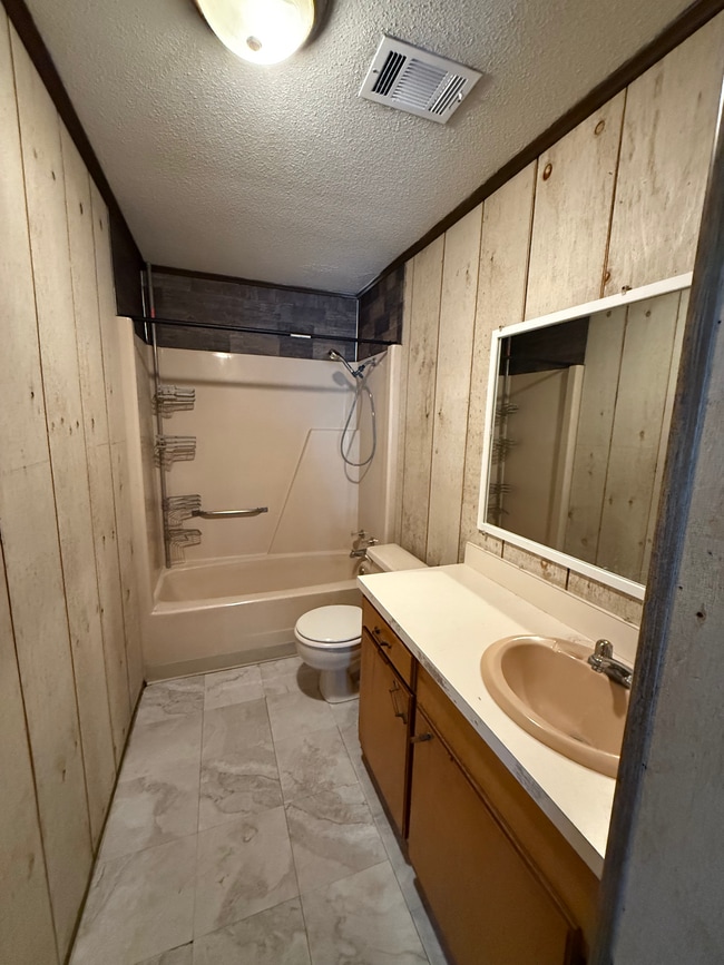 Building Photo - Oak Ridge Apartment