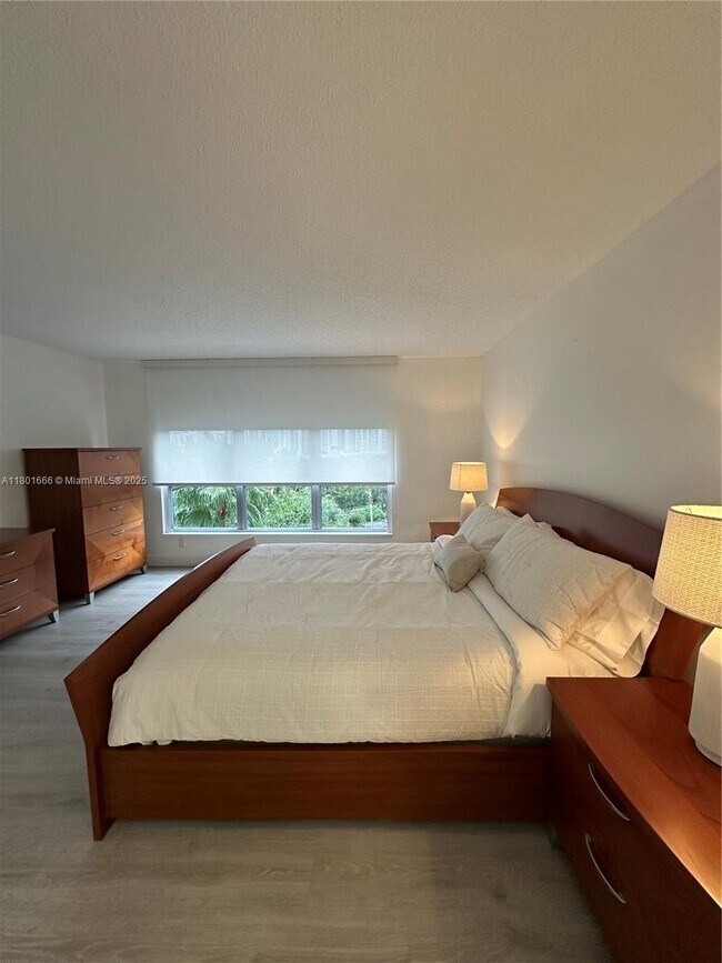 Foto del edificio - 3600 Mystic Pointe Dr