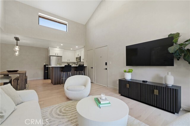Foto del edificio - 25039 Peachland Ave