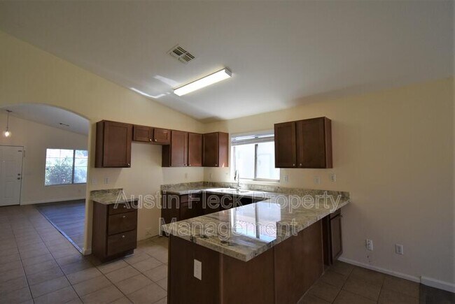 Building Photo - 955 E. Monteleone St.